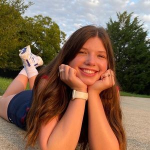 Meet your Posher, Macy